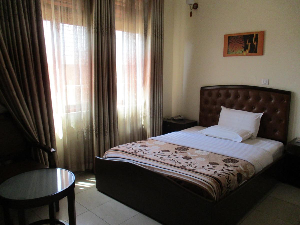 Amaris Hotel คิกาลี ภายนอก รูปภาพ